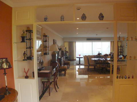 Large Condo For Sale on Pratunmak Hill, Pattaya