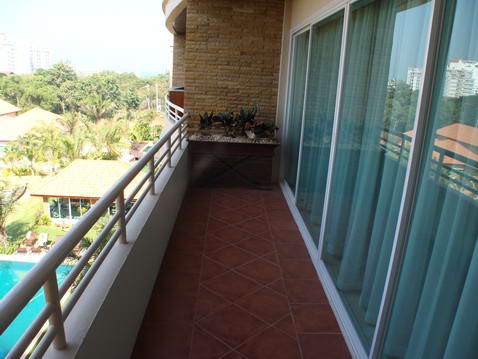 Large Condo For Sale on Pratunmak Hill, Pattaya