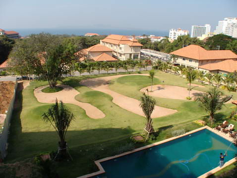 Large Condo For Sale on Pratunmak Hill, Pattaya