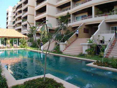 Large Condo For Sale on Pratunmak Hill, Pattaya