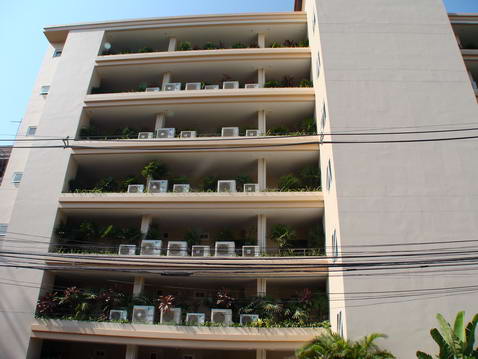 Large Condo For Sale on Pratunmak Hill, Pattaya