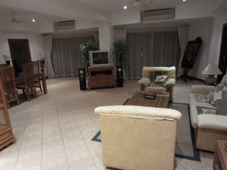 2-Bedrooms Condo for Rent