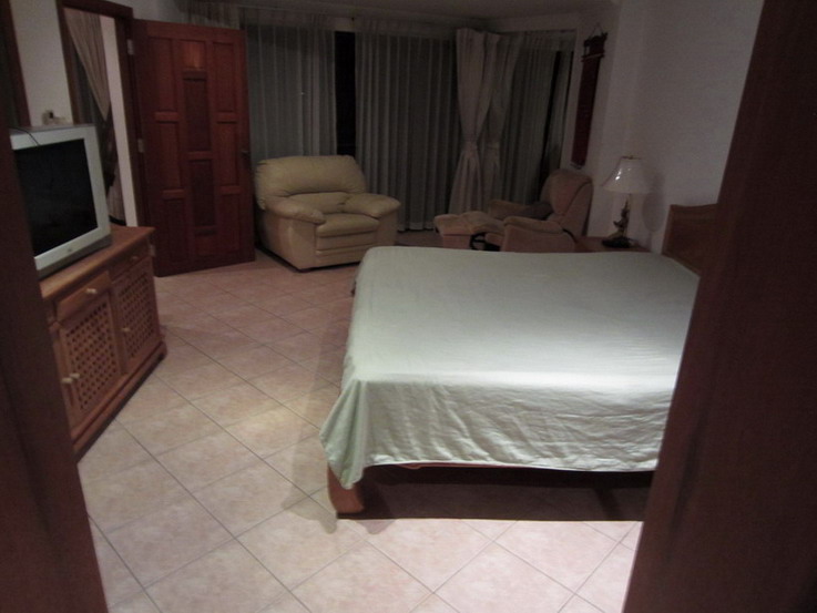 2-Bedrooms Condo for Rent