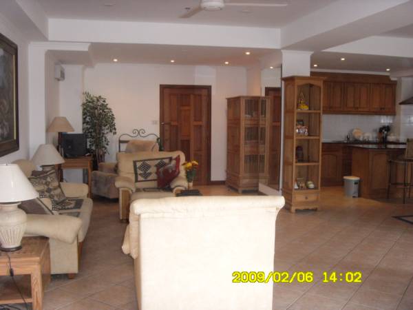 2-Bedrooms Condo for Rent