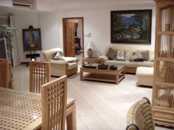 2-Bedrooms Condo for Rent