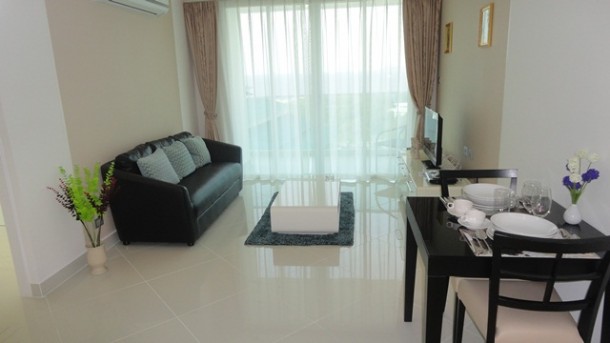 Sea View 1 bedroom on Pratumnak Hill for Rent