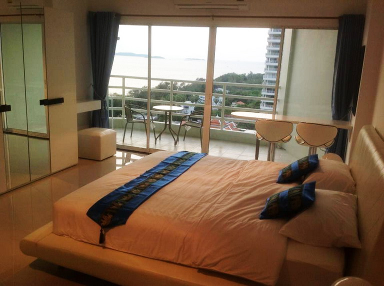 Big Condo for Sale and Rent  Sea View Jomtien Beach