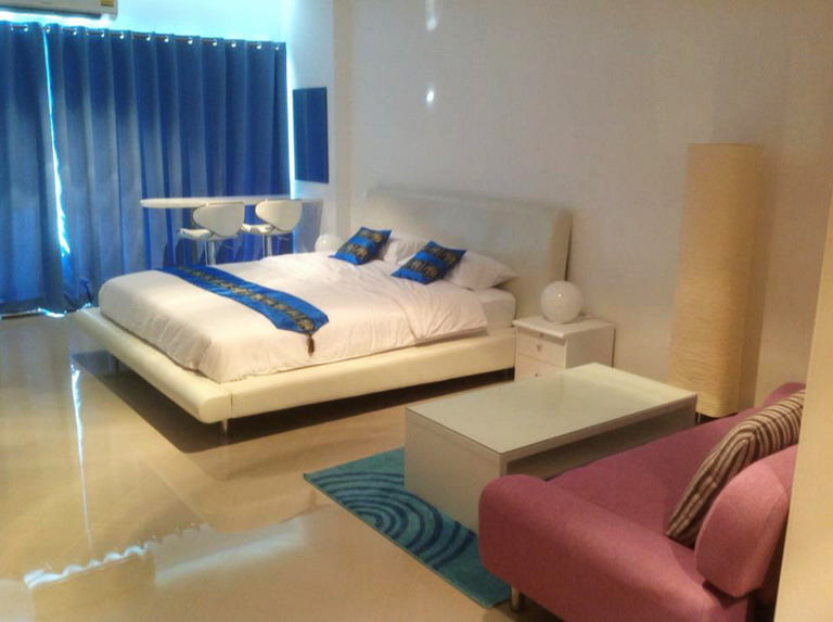 Big Condo for Sale and Rent  Sea View Jomtien Beach