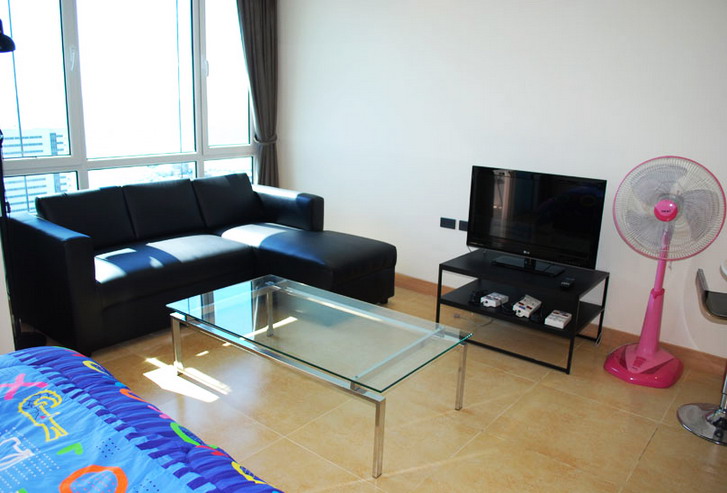 Sea-view Condo for Sale and Rent in Pratamnak Hill