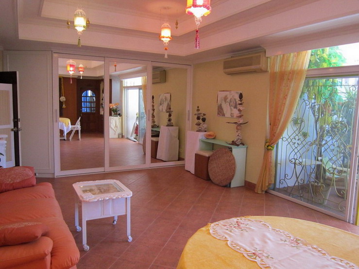 1 Bedroom Apartment 80 sqm for Sale