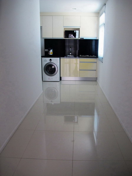 Pool View 2 Bedrooms Condo for Rent in Pattaya Center