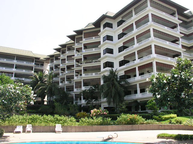 Front Beach Condominium for Rent