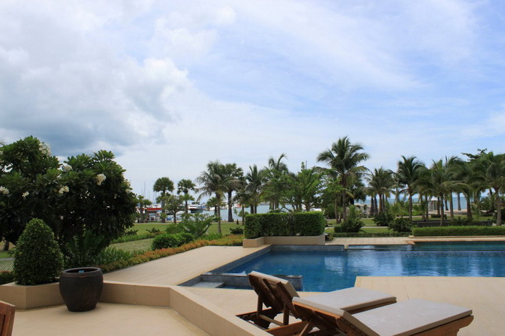 Sea View 2 Bedrooms Condo for Rent