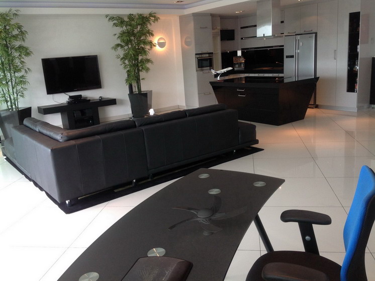 Modern Penthouse 1 Bedroom Condominium for Rent in Pattaya on Pratumnak Hill