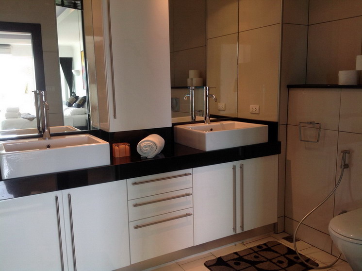 Modern Penthouse 1 Bedroom Condominium for Rent in Pattaya on Pratumnak Hill