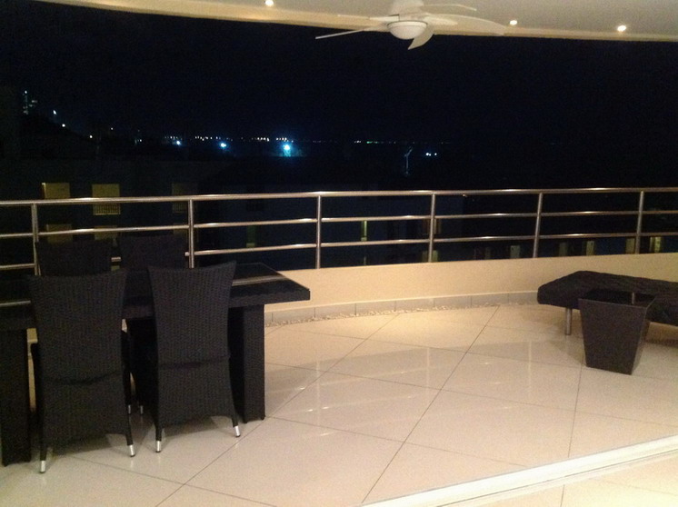 Modern Penthouse 1 Bedroom Condominium for Rent in Pattaya on Pratumnak Hill