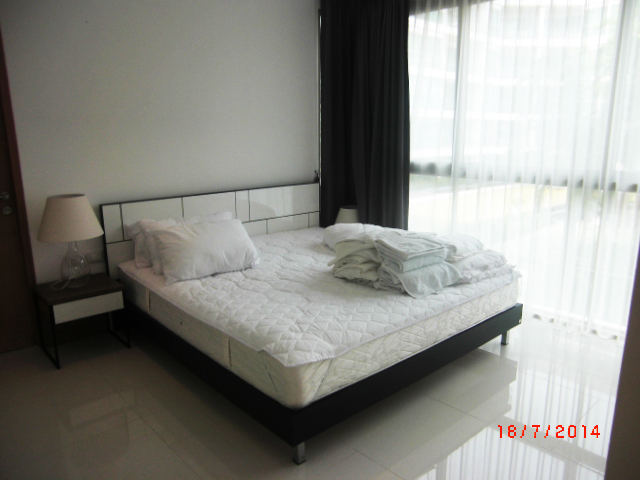 3 Bedrooms Beachfront Condominium for Rent