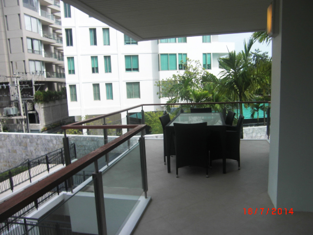 3 Bedrooms Beachfront Condominium for Rent