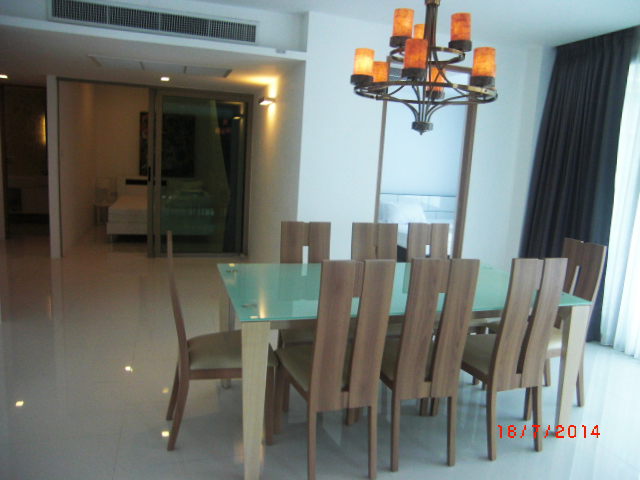 3 Bedrooms Beachfront Condominium for Rent