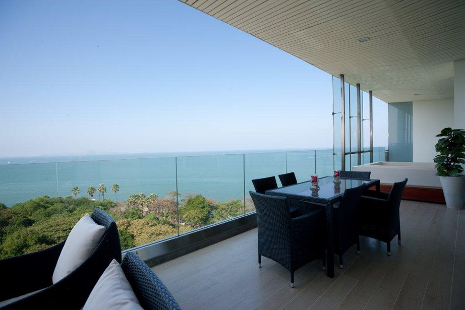 Sea View Condominium for Sale or Rent in Wong Amat Beach Pattaya