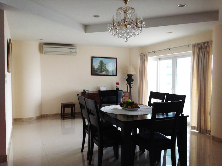 Large 2 Bedrooms Wong Amat Beach Condo for Rent