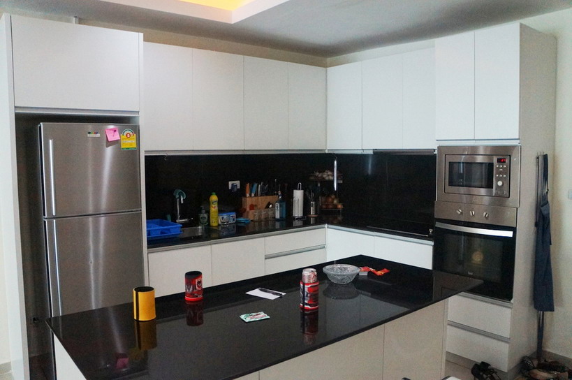 2 Bedrooms Condo for Sale and Rent on Pratumnak Hill Pattaya