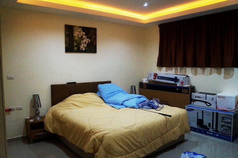 2 Bedrooms Condo for Sale and Rent on Pratumnak Hill Pattaya