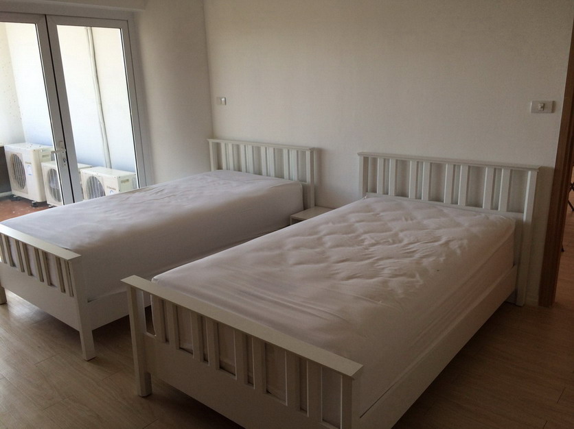 3 Rooms with Sea View Condo for Rent in Wong Amat Beach