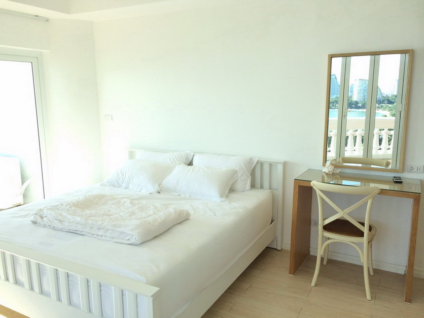 3 Rooms with Sea View Condo for Rent in Wong Amat Beach