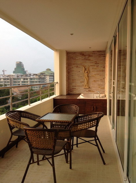 Phratumnak Hill Superb 2 Bedrooms Condo for Sale and Rent