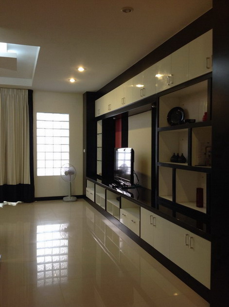 Phratumnak Hill Superb 2 Bedrooms Condo for Sale and Rent