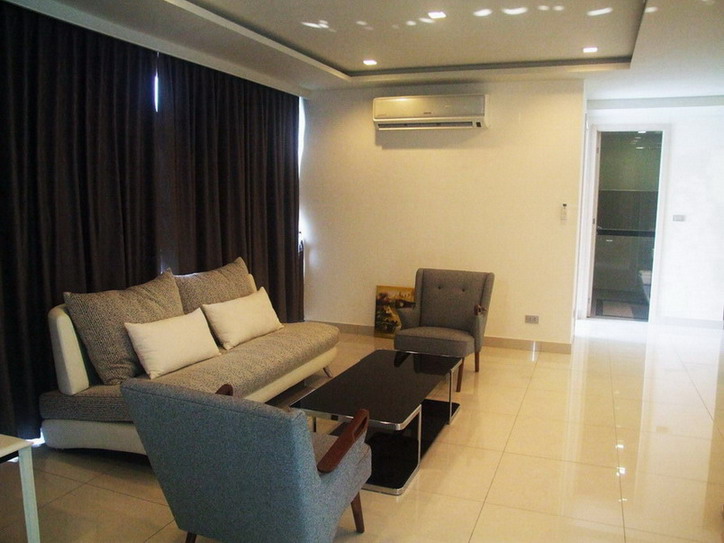 Sea View 2 Bedrooms Wong Amat Beach Condo For Rent