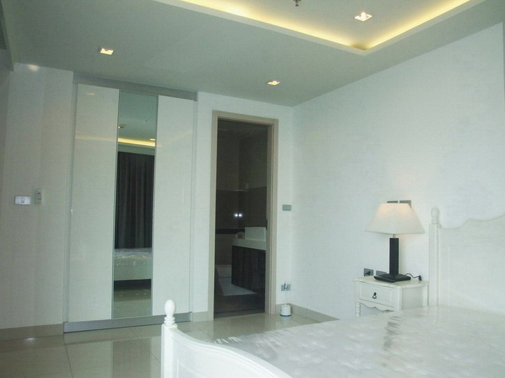 Sea View 2 Bedrooms Wong Amat Beach Condo For Rent