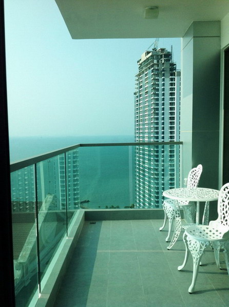 Sea View 2 Bedrooms Wong Amat Beach Condo For Rent