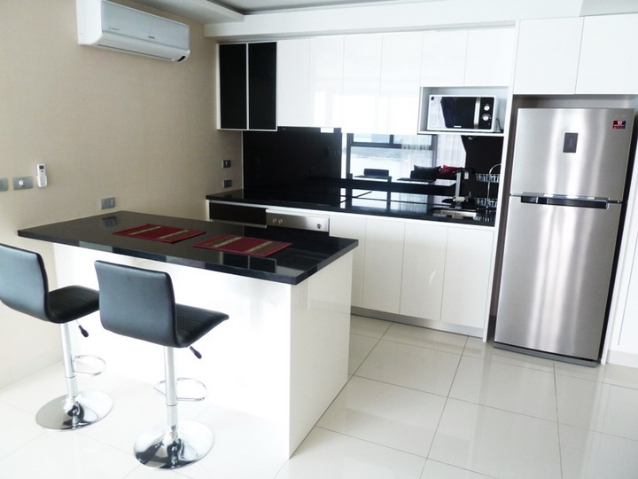 Sea View 2 Bedrooms Wong Amat Beach Condo For Rent