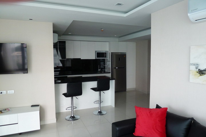 Sea View 2 Bedrooms Wong Amat Beach Condo For Rent