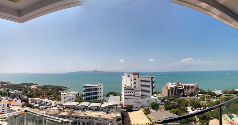 Sea-view Condo for Rent in Pratamnak Hill