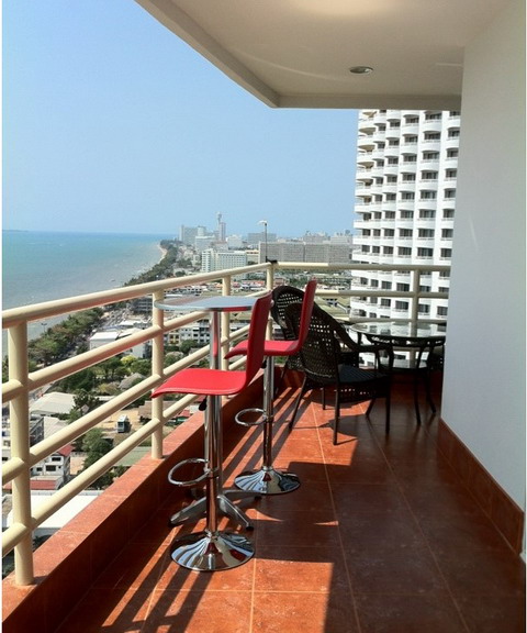 3 Bedrooms Condo for Sale and Rent Jomtien Beach Rd.