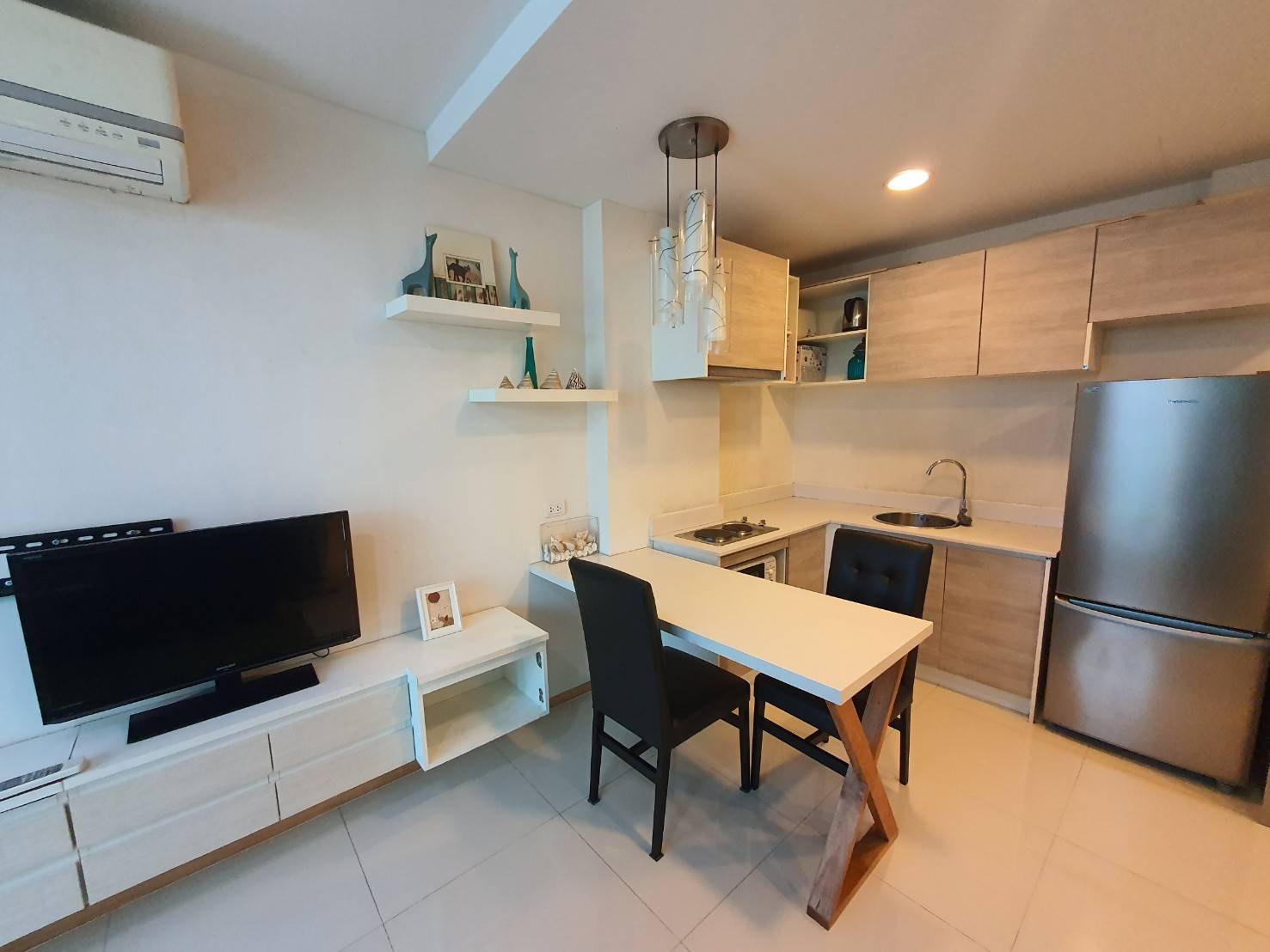 2 Bedrooms Condo for Sale and Rent in Jomtien