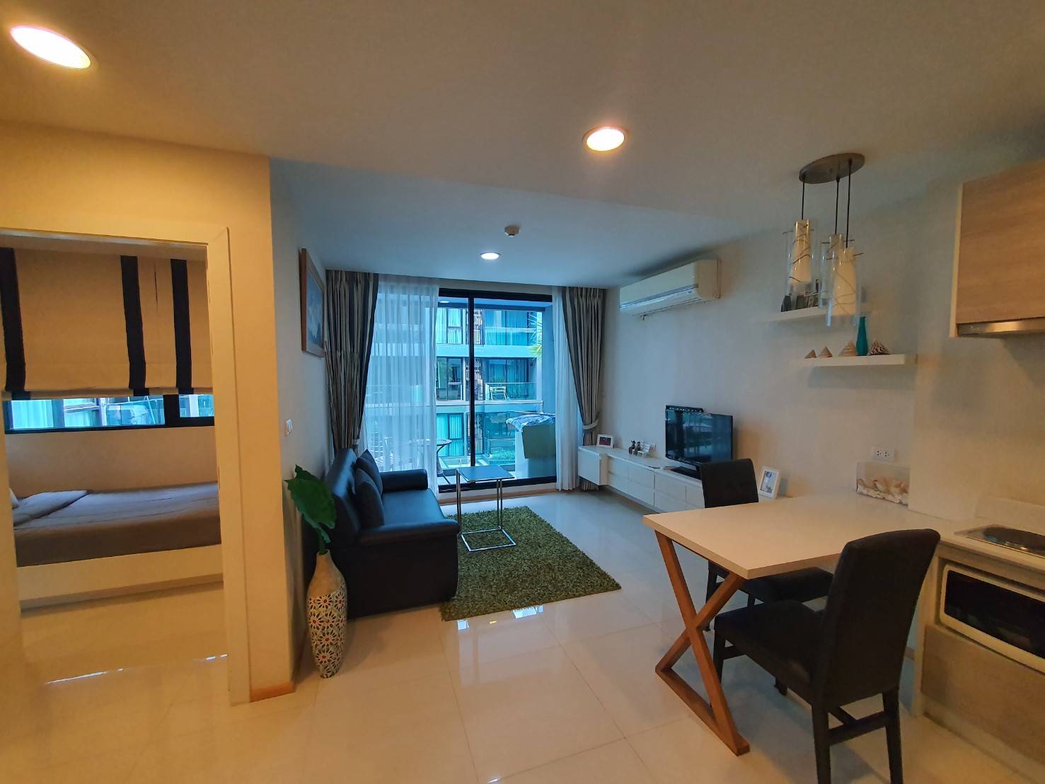 2 Bedrooms Condo for Sale and Rent in Jomtien