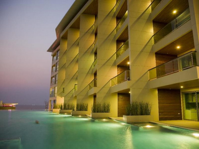 Luxury Beachfront Condominium for Rent