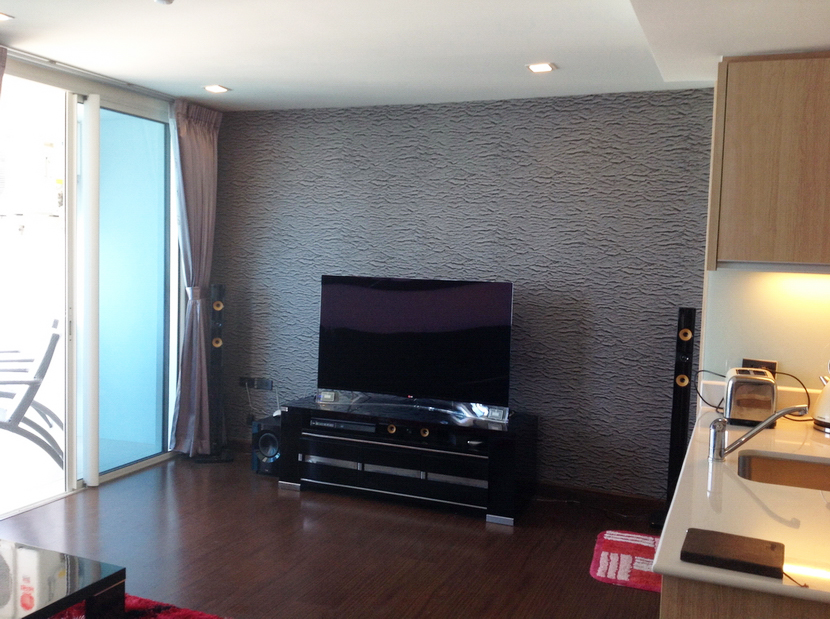 Sea-view Condo for Rent in Pratamnak Hill