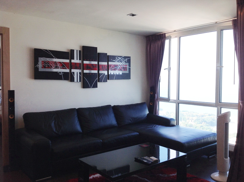 Sea-view Condo for Rent in Pratamnak Hill