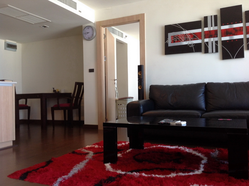 Sea-view Condo for Rent in Pratamnak Hill