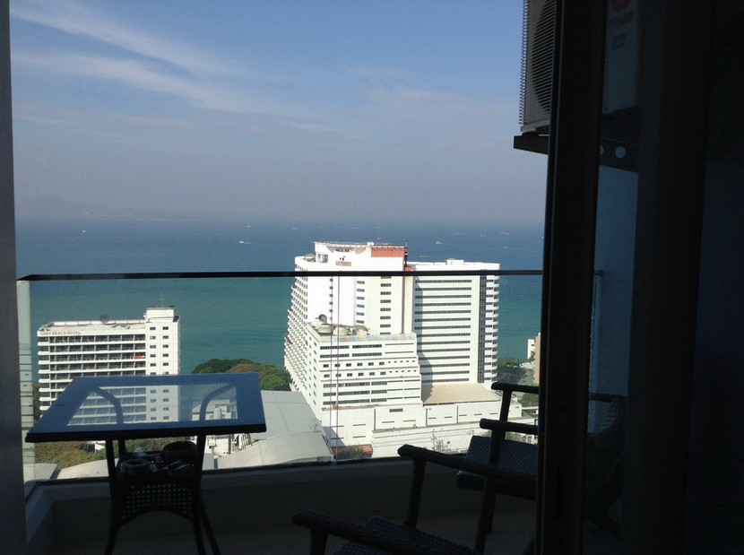 Sea-view Condo for Rent in Pratamnak Hill