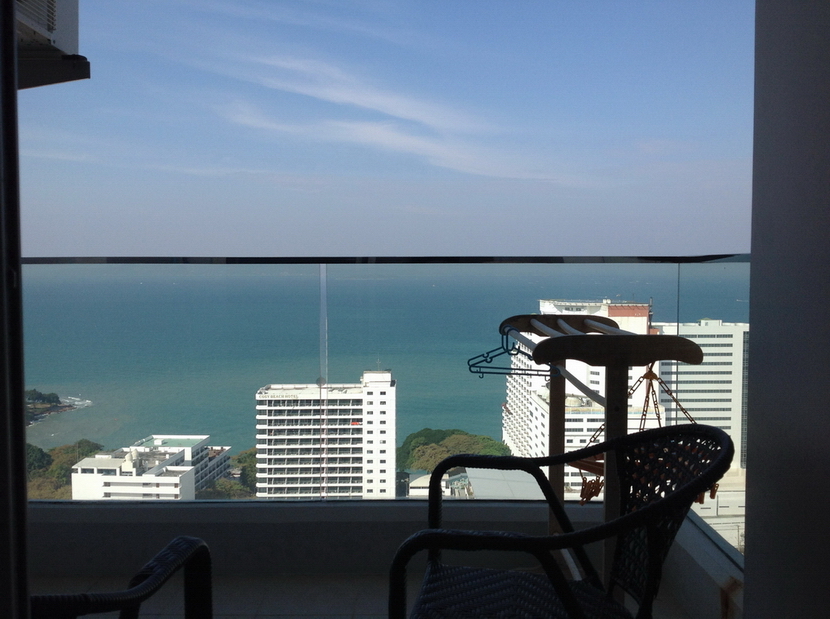 Sea-view Condo for Rent in Pratamnak Hill