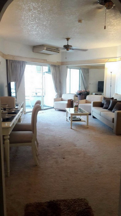 Pattaya Beach Road Large 1 Bed Condo-tel for Sale