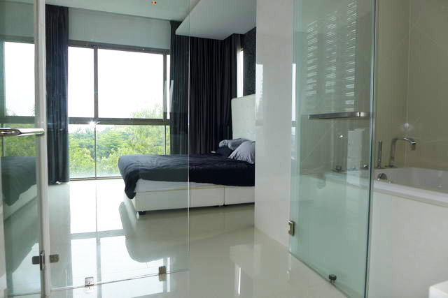 Luxury sea view 2 bedroom Beachfront Condo for Sale Rent in Wong Amat Beach, Pattaya