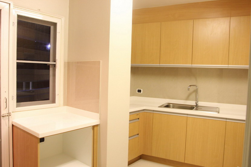 Luxurious Suites 2 Bedrooms Condo for Rent on Pratamnak Hill