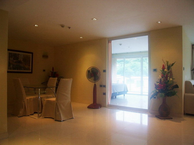 Large 1 Bedroom Condo for Rent on Pratumnak Rd.